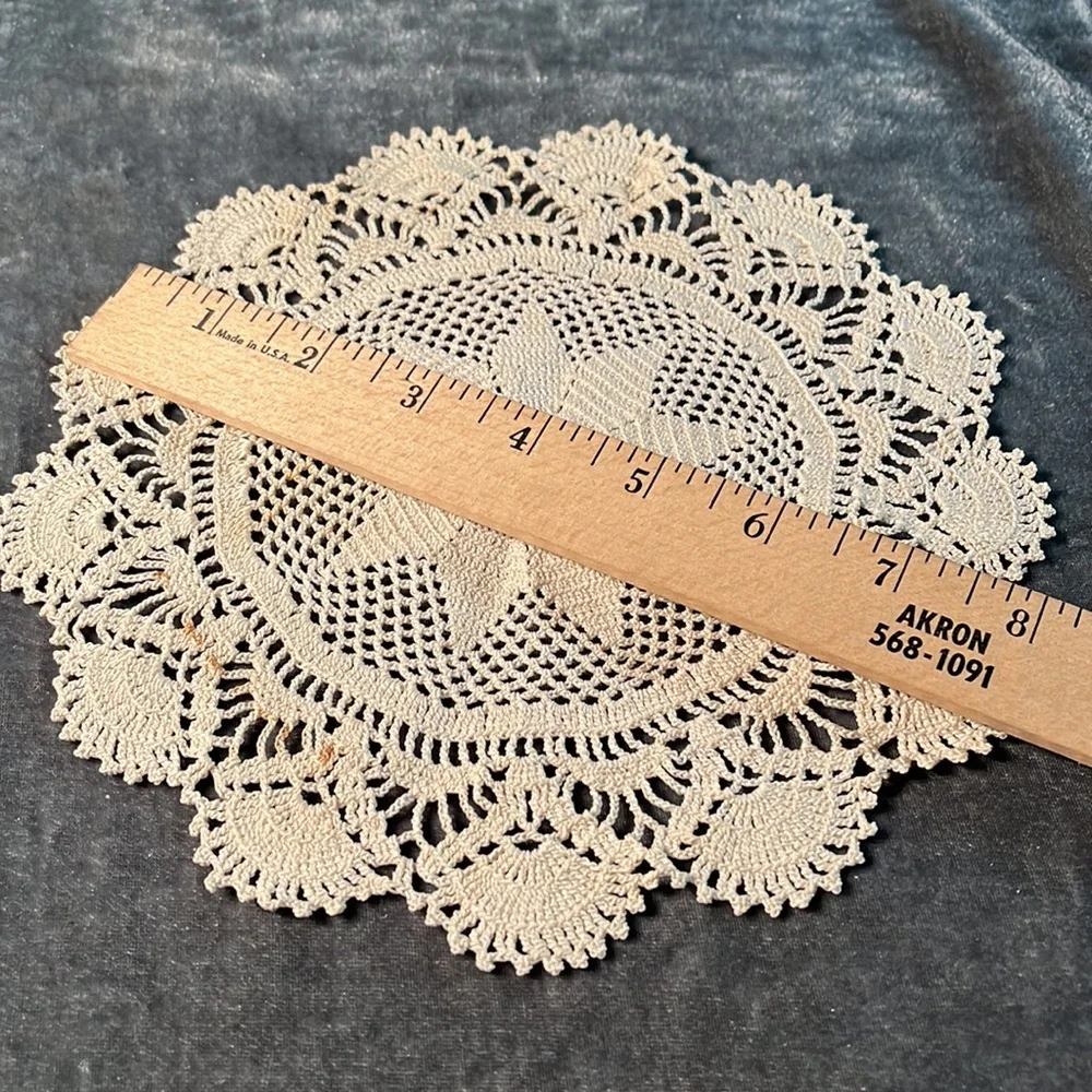 VTG Doily - Picture 4 of 4